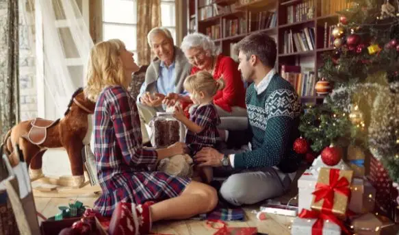 How to Create Family Holiday Traditions Your Children Will Remember
